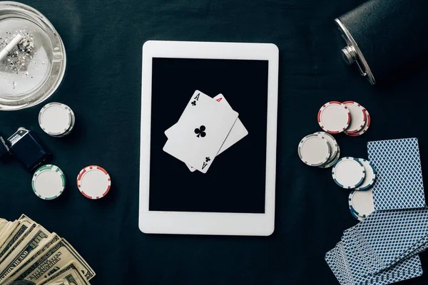 Texas Poker table interface on liga5000 login showing player positions and community cards